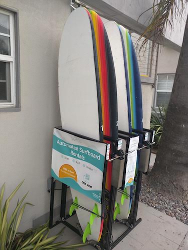 planches de surf en location en libre service