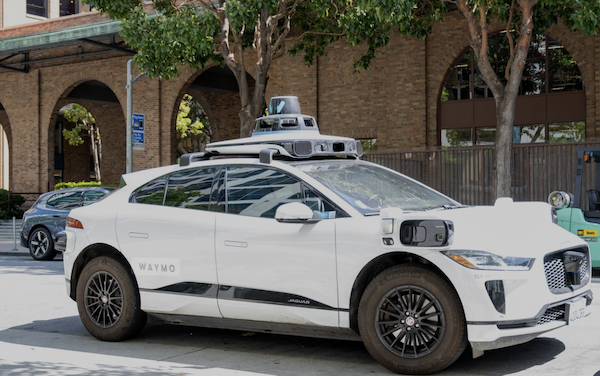 voiture waymo